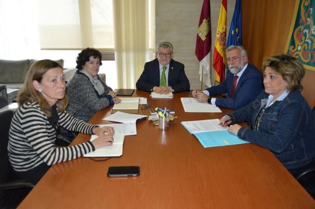 La Junta y el Ayuntamiento se reúnen para avanzar en la puesta en marcha del Conservatorio de Talavera