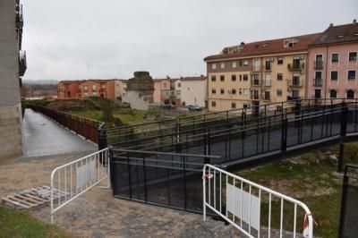 JOYA PATRIMONIAL | Instalados los miradores y la pasarela en el yacimiento de Entretorres