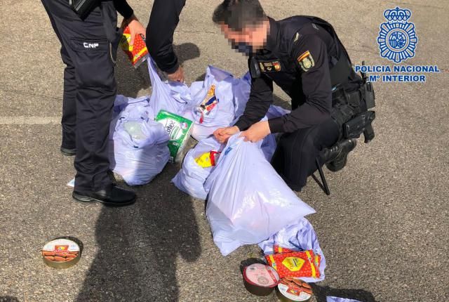 MÁS DE 1.000 EUROS | | Cinco detenidas por robar productos en supermercados