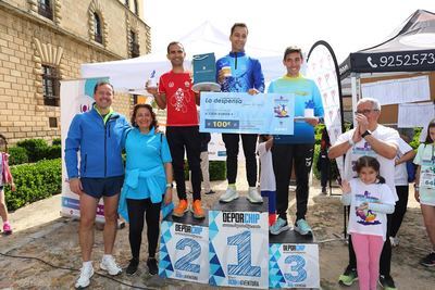 Cientos de toledanos participan en la 8ª Carrera Solidaria por el Autismo