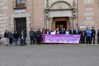 Minuto de silencio en Talavera por las mujeres asesinadas en octubre por la violencia de género