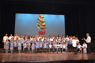 Alumnos de seis colegios talaveranos cantaron a la Navidad en la primera jornada de la Muestra de Villancicos