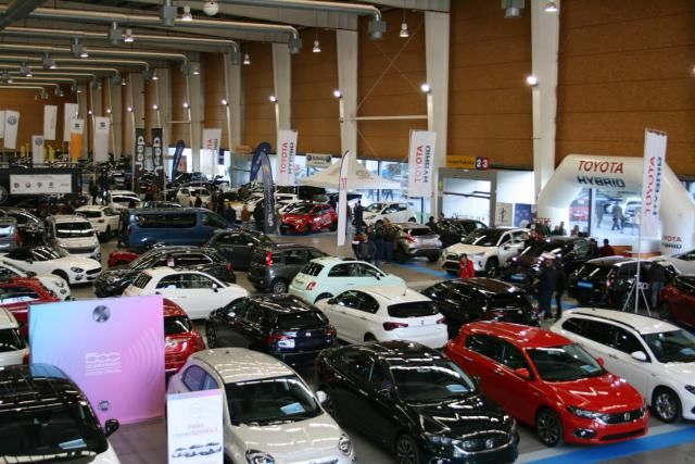 Más de 7.000 personas visitan el Salón del Automóvil de Talavera