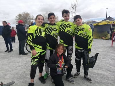 El club BMX Los Pinos conquista Móstoles y Elche