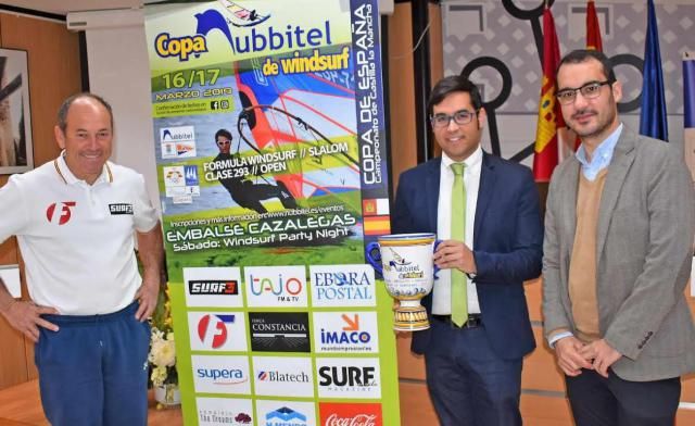 Cazalegas acoge la Copa Nubbitel de Windsurf de Aguas Interiores