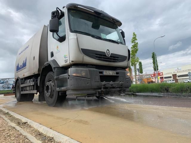 TALAVERA | El Ayuntamiento refuerza la desinfección en las zonas más frecuentadas por los niños