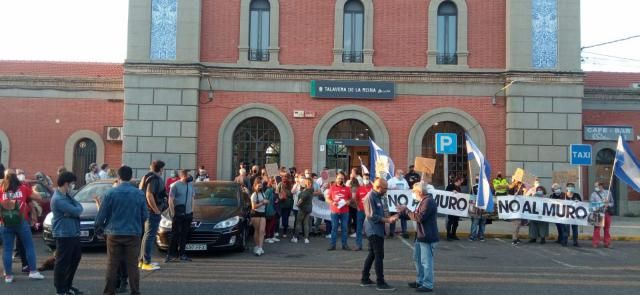 Más de 200 personas reclaman en Talavera y Toledo inversiones para el tren