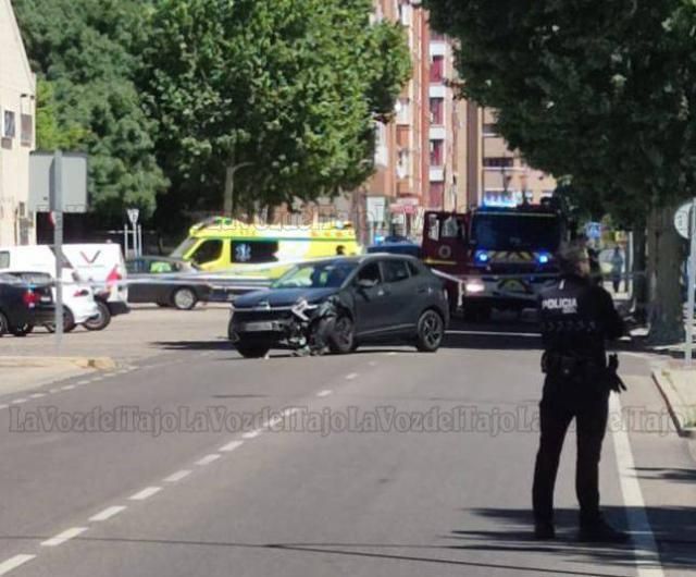 Acordonan una calle de Talavera por un escape de gas tras un accidente