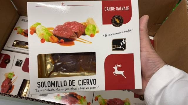 VÍDEO Y FOTOS | Cárnicas Dibe entrega 1.400 estuches de carne de caza para familias necesitadas de Talavera