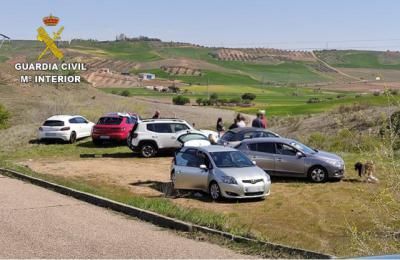 EN UN PUEBLO DE TOLEDO | Fiesta ilegal con 65 personas en una casa rural