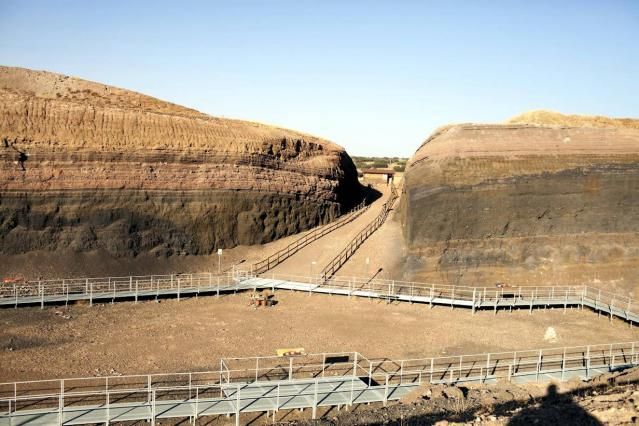 Un pueblo de CLM, de origen volcánico, se vuelca con los afectados de La Palma