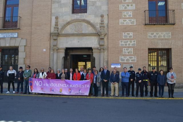 Minuto de silencio en Talavera por las 4 mujeres asesinadas en marzo