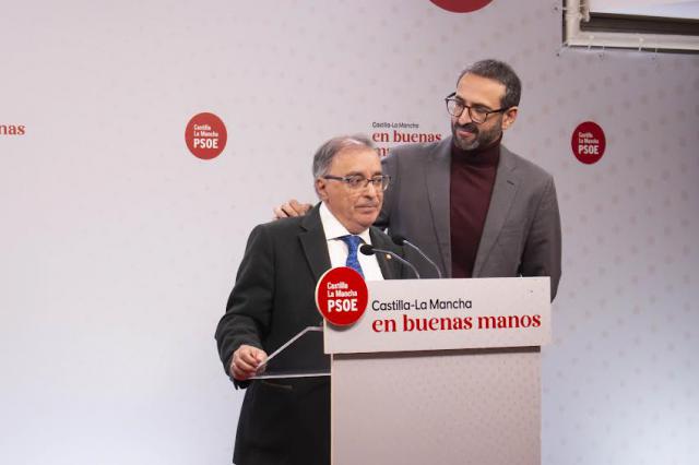 El adiós de Mora (PSOE), con homenaje a su mujer: 'Me debo a ella, la política nos ha robado tiempo'