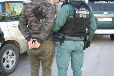 Dos personas detenidas por un robo con violencia cometido en Cebolla