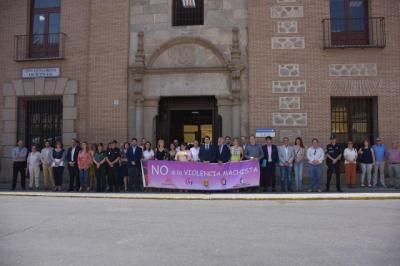 Minuto de silencio en Talavera por las 8 mujeres asesinadas en junio