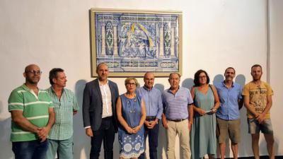 El panel de cerámica de Jan Floris vuelve a Oropesa completamente restaurado