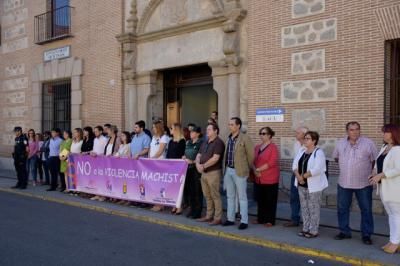 Minuto de silencio en Talavera por las mujeres asesinadas en septiembre por la violencia machista