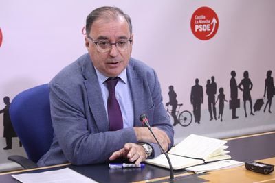 El PSOE CLM a PP: "Page no está en Bruselas de recreo, está buscando una solución al problema de los aranceles de Trump"