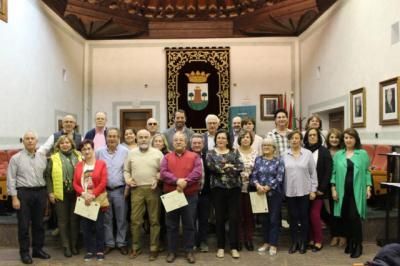 Una treintena de alumnos recibe en Torrijos su diploma tras finalizar el curso de 'UNED Sénior'