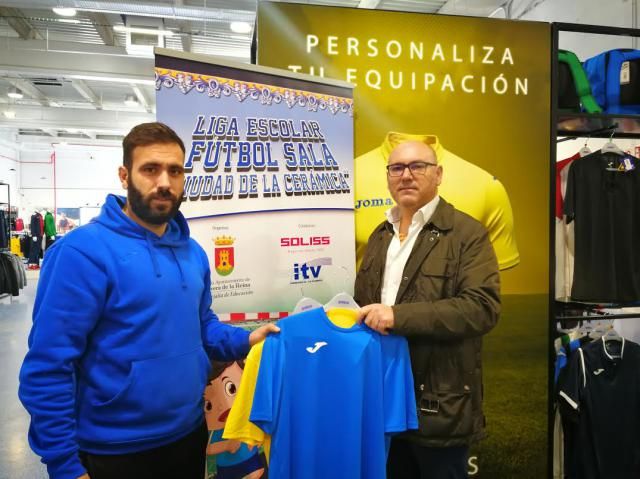 Joma, nuevo colaborador de la VI Liga Escolar de Fútbol Sala 'Ciudad de la Cerámica'