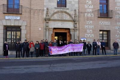 Minuto de silencio en Talavera por las 55 mujeres asesinadas por sus parejas o exparejas