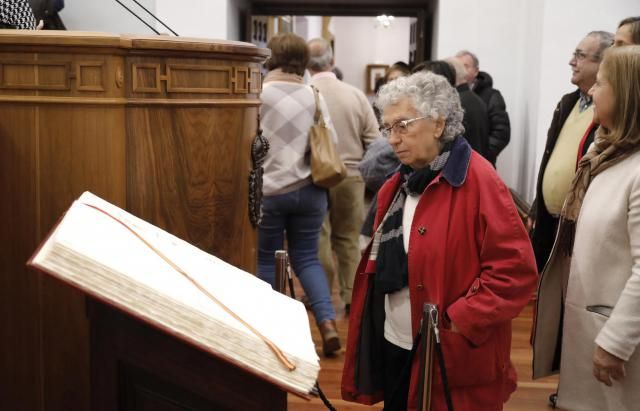 Las Cortes CLM abren sus puertas a la ciudadanía con una visita guiada