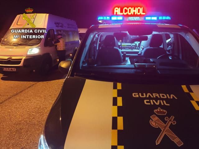 Un camionero conducía por la A-2 quintuplicando la tasa de alcohol