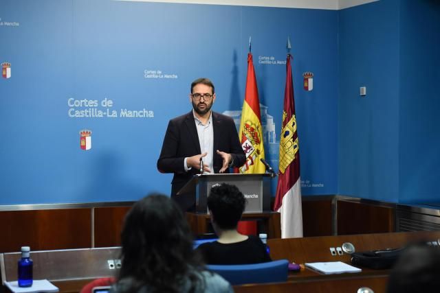 El PSOE lamenta que Núñez viva 'en el ruido' y el 'raca raca' tras las críticas a Page