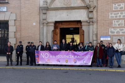 Minuto de silencio en Talavera por las 7 v&#237;ctimas de violencia de g&#233;nero