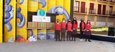 Los alumnos del Colegio Juan Ramón Jiménez celebran el Día de la Paz