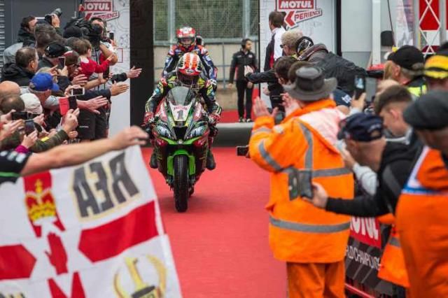 Jonathan Rea domina y aumenta su ventaja sobre Bautista en la general