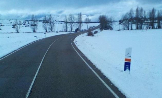 Carretera y nieve | Imagen de archivo