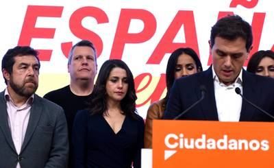 Albert Rivera dimite tras el desastre electoral de Ciudadanos