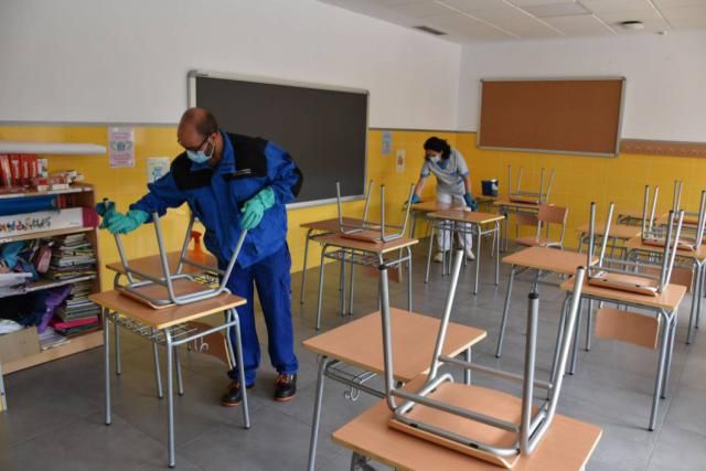 Limpieza centros  educativo | Archivo | Ayto Talavera