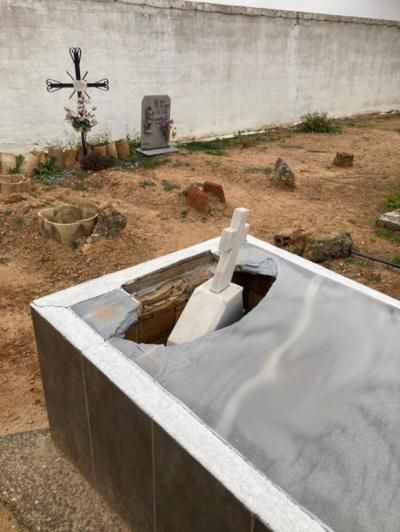 INDIGNACI&#211;N | Investigan destrozos en otro cementerio