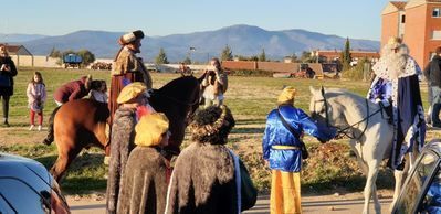 Los Reyes Magos llegaron a caballo a Cazalegas (fotos)