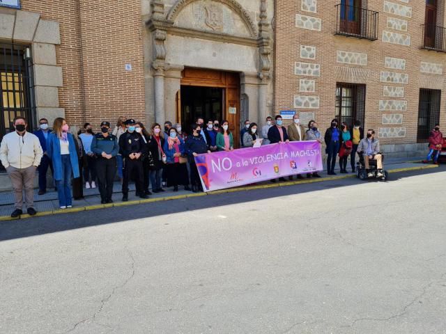 TALAVERA | Minuto de silencio contra la violencia de género