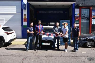 Centro del Automóvil Pedro Madroño y el CD Cazalegas-Ebora Formación viajan juntos para llegar más lejos