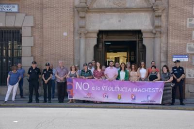 Minuto de silencio en Talavera por las siete mujeres y el menor asesinados en en julio