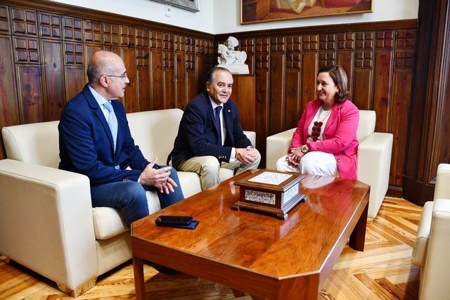 El alcalde de Talavera visita la Diputación de Toledo