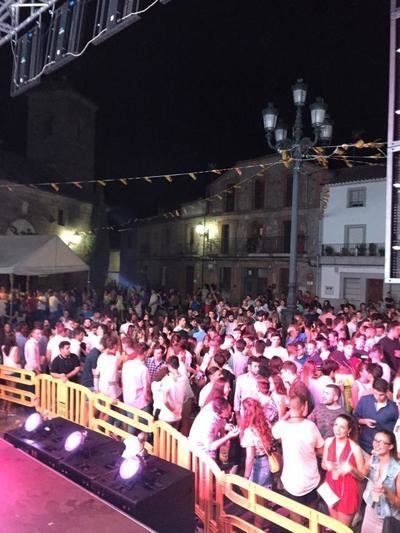 Cervera comienza sus ansiadas fiestas con gran afluencia de público