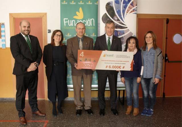 La Fundación Caja Rural CLM entrega una ayuda ‘Workin’ de 6.000 euros a la Asociación Desarrollo Autismo Albacete