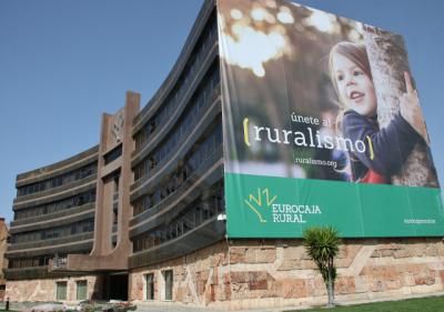 Eurocaja Rural baja su morosidad y mejora su solvencia