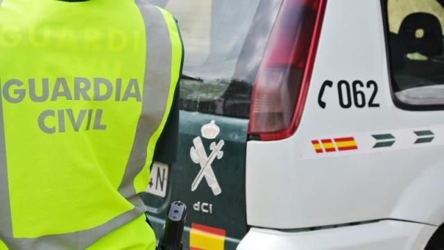 Un exguardia civil contrata a un sicario para que asesine al ex de su sobrina