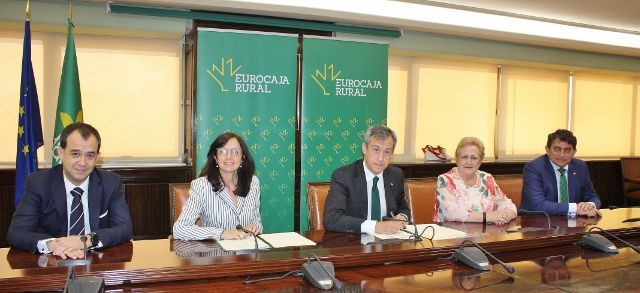 Eurocaja Rural habilita 60 millones para la actividad de farmacéuticos toledanos