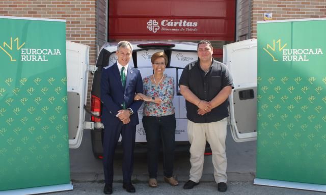 Javier López, Marisa Martínez y Javier García-Cabañas (de i.a d.)