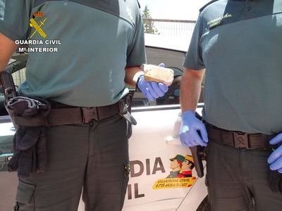 La Guardia Civil detiene a una persona por tráfico de drogas