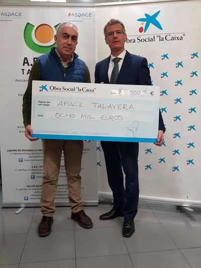 APACE recibe 8.000 euros de La Caixa para su programa de rehabilitación