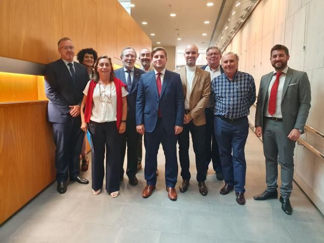 Los participantes en la reunión.