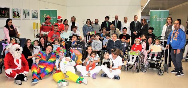 Fundación Eurocaja Rural dona juguetes y libros al Hospital de Parapléjicos 